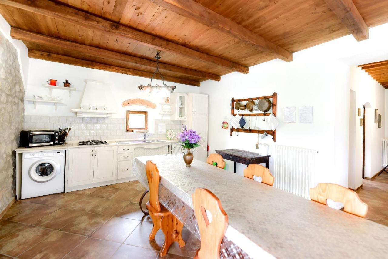 Agriturismo Castello Delle Fornaci - Private Jacuzzi アルチドッソ エクステリア 写真