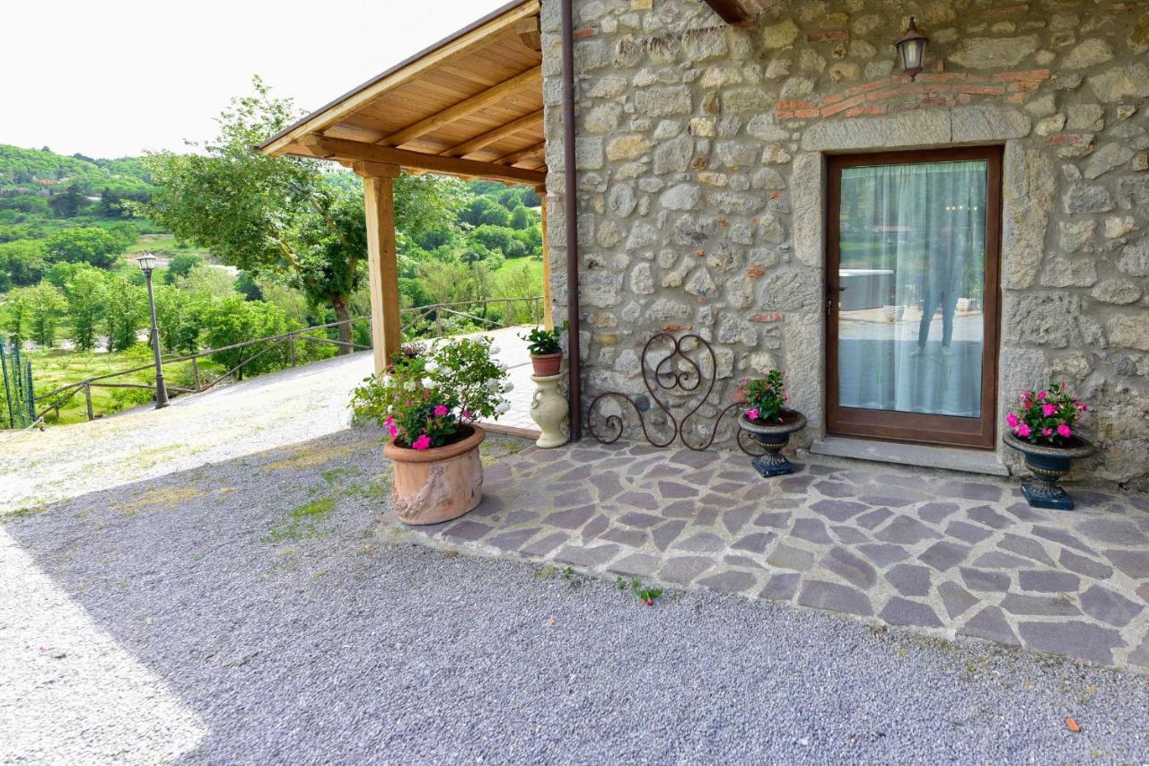Agriturismo Castello Delle Fornaci - Private Jacuzzi アルチドッソ エクステリア 写真