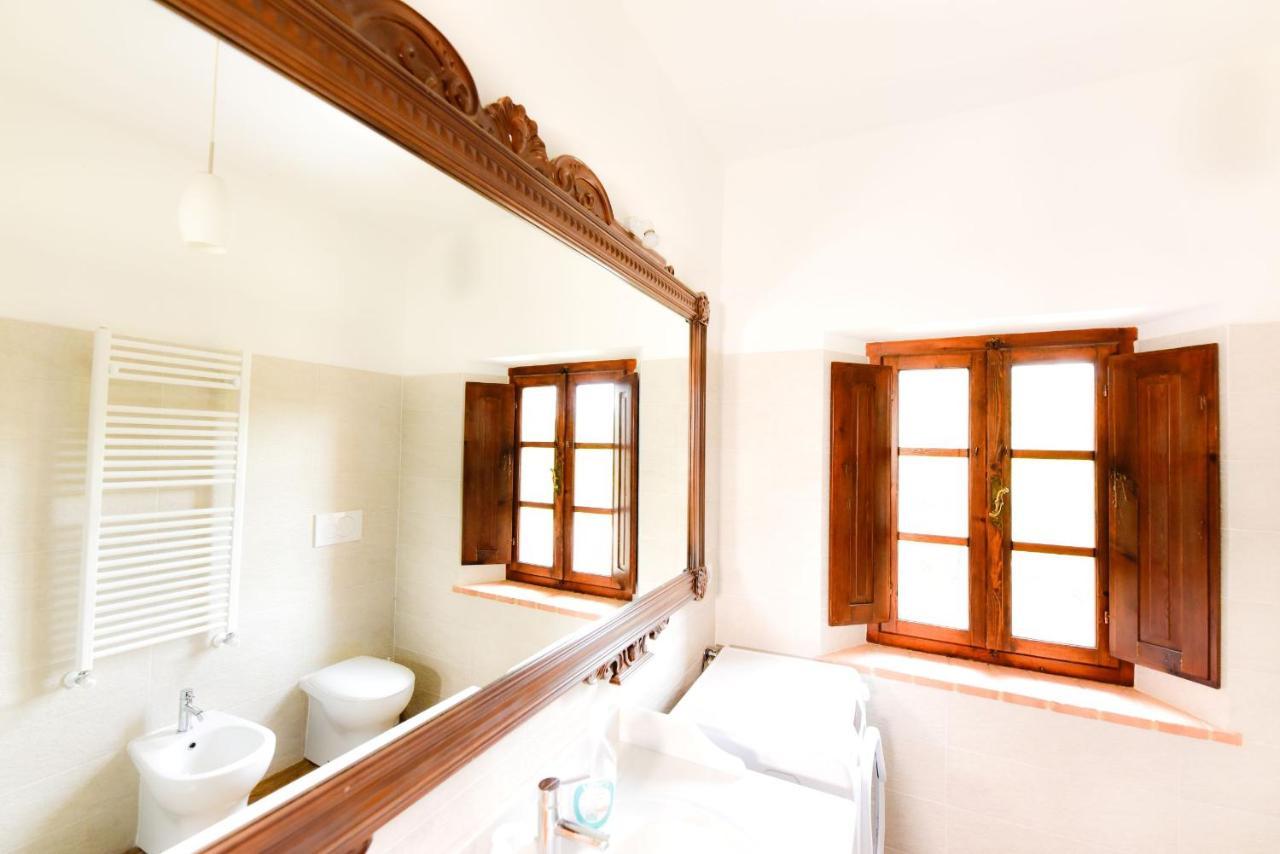 Agriturismo Castello Delle Fornaci - Private Jacuzzi アルチドッソ エクステリア 写真