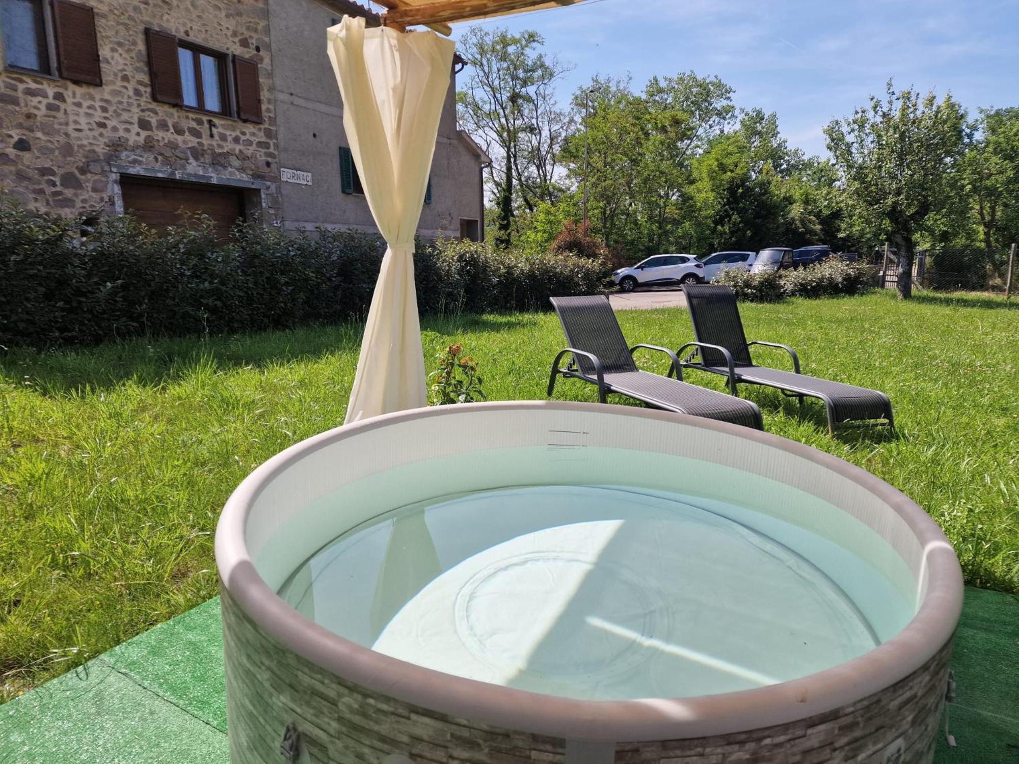 Agriturismo Castello Delle Fornaci - Private Jacuzzi アルチドッソ エクステリア 写真