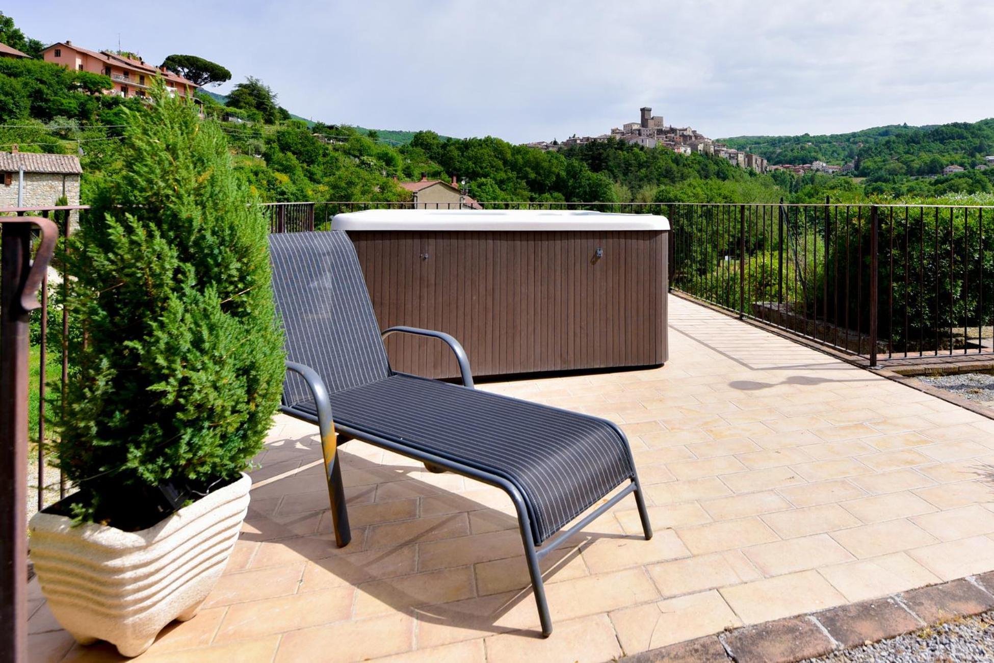 Agriturismo Castello Delle Fornaci - Private Jacuzzi アルチドッソ エクステリア 写真